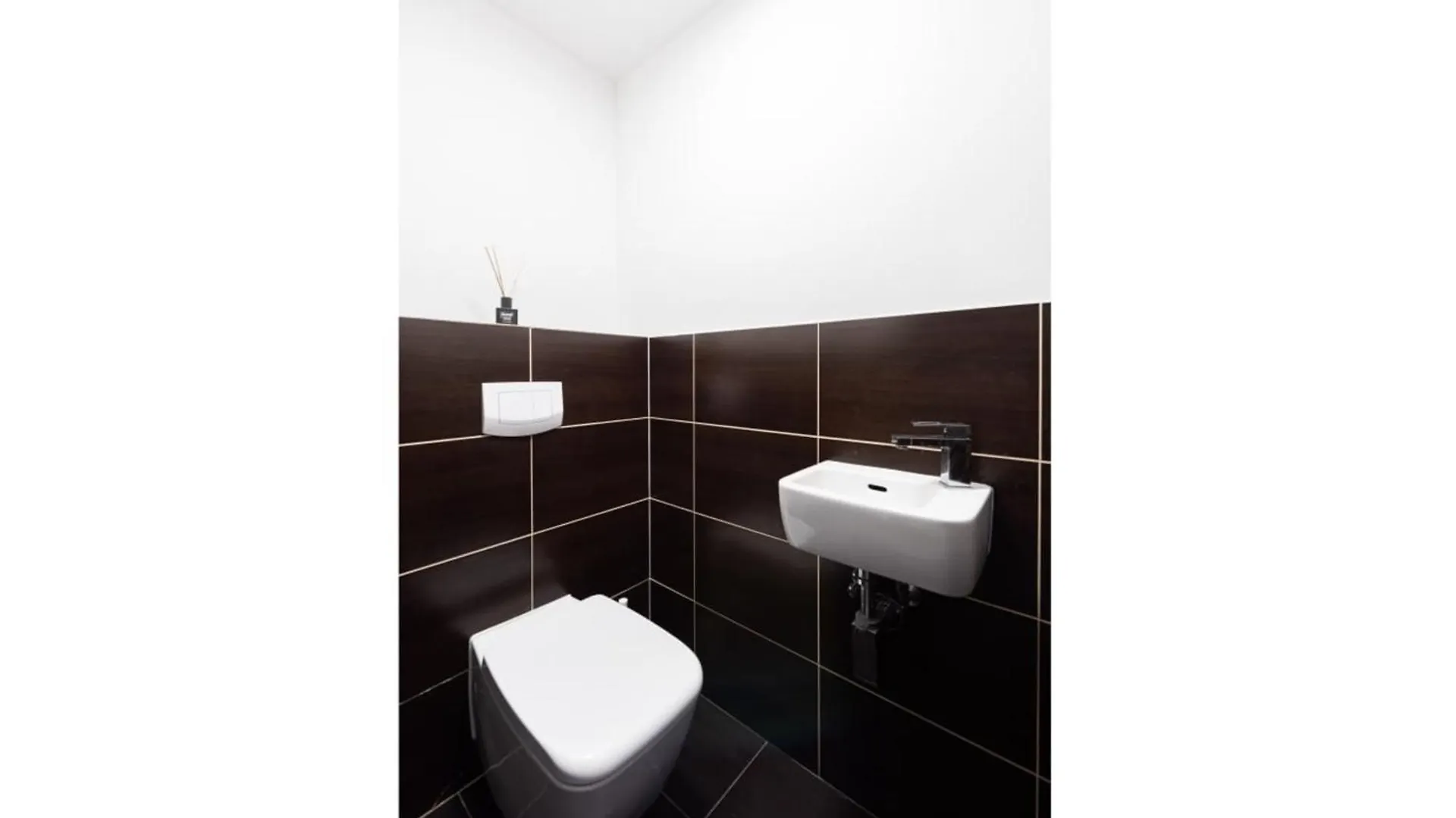 Apartments With Large Balcony, Parking Prague