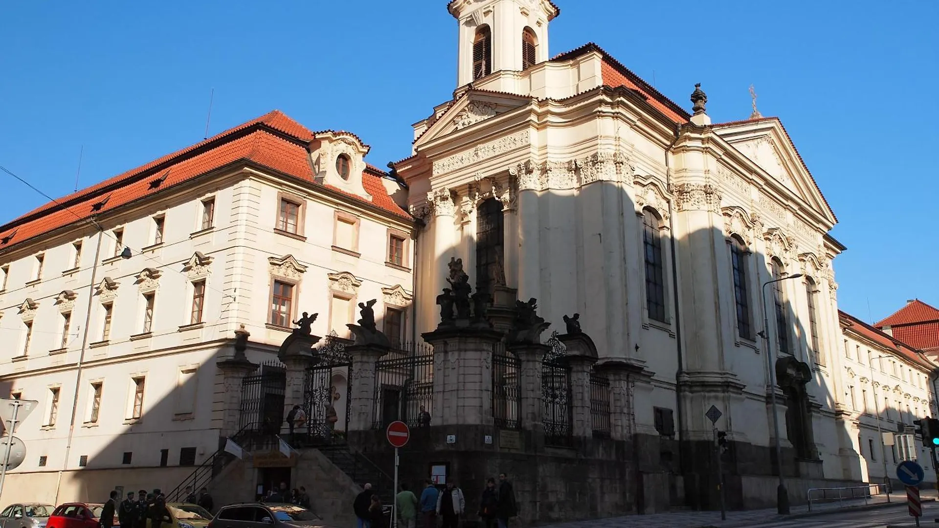 Apartments With Large Balcony, Parking Prague