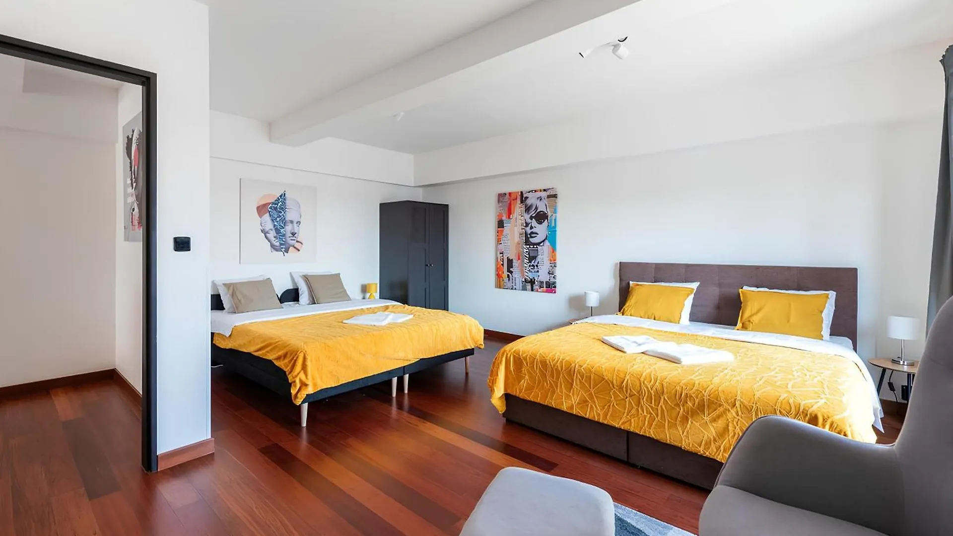 Apartments With Large Balcony, Parking Prague