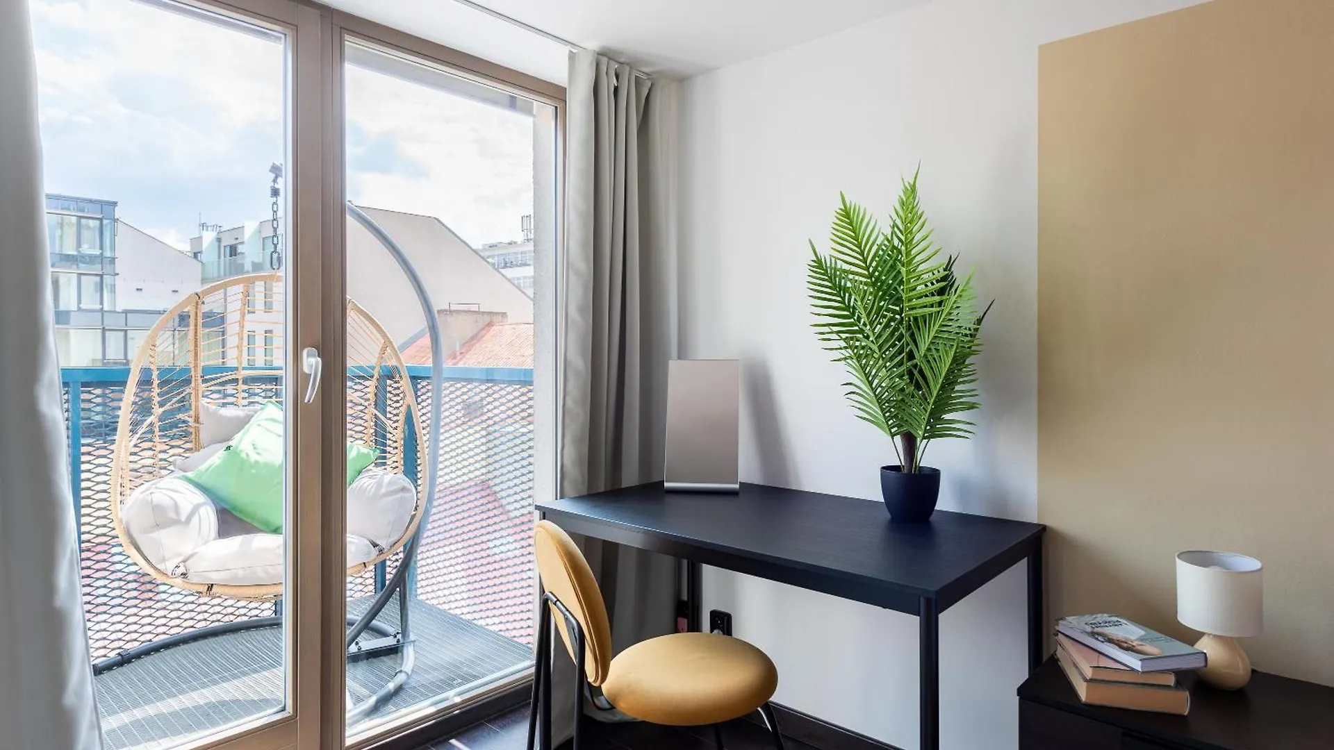 Apartments With Large Balcony, Parking Prague