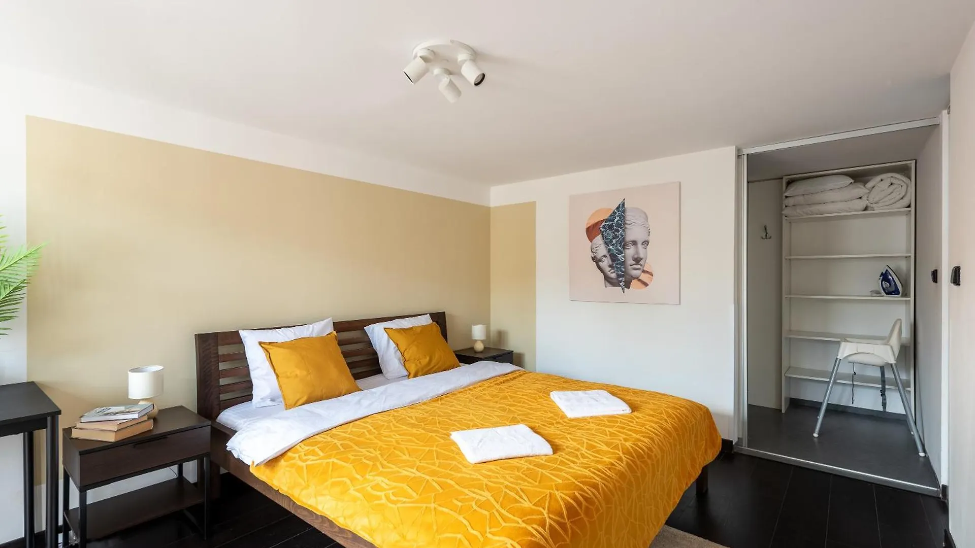 Apartments With Large Balcony, Parking Prague