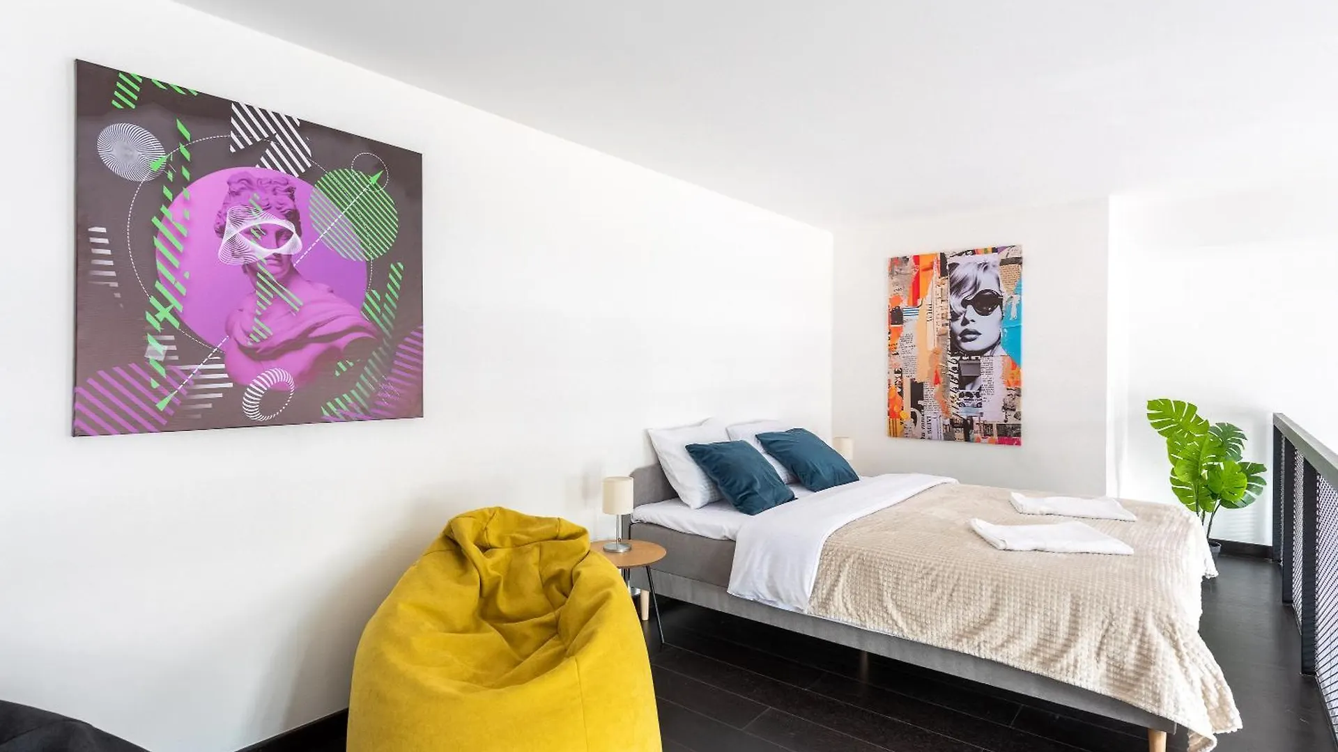 Apartments With Large Balcony, Parking Prag