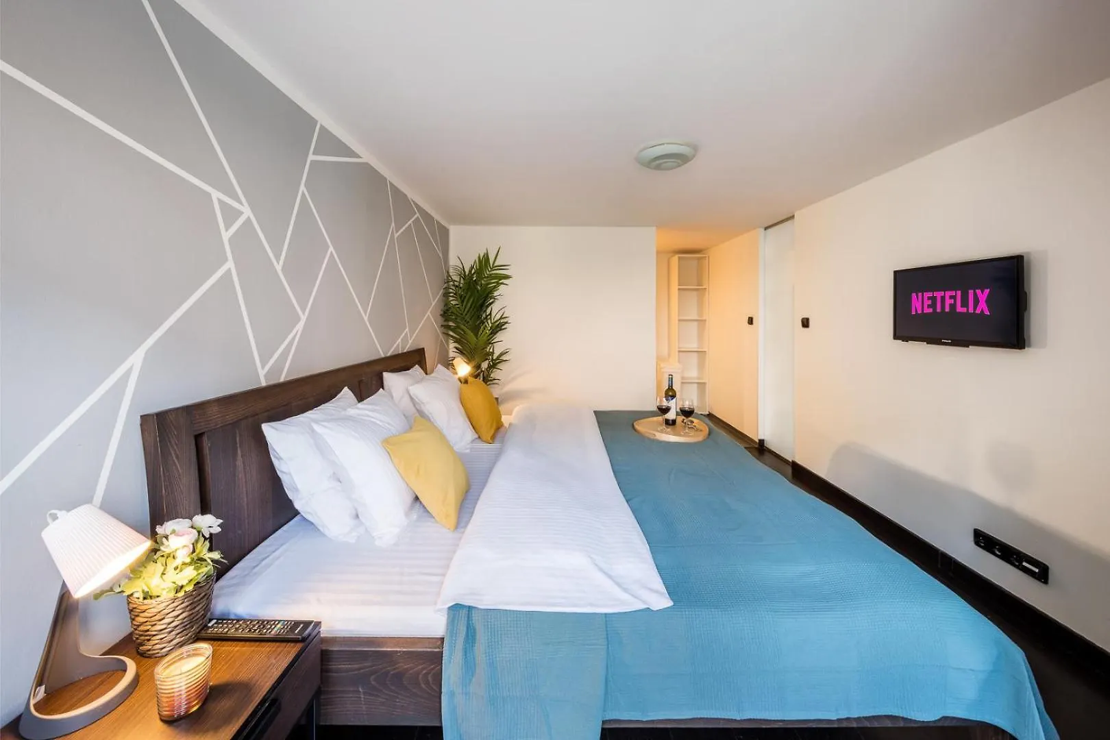 Apartments With Large Balcony, Parking Prague Czech Republic