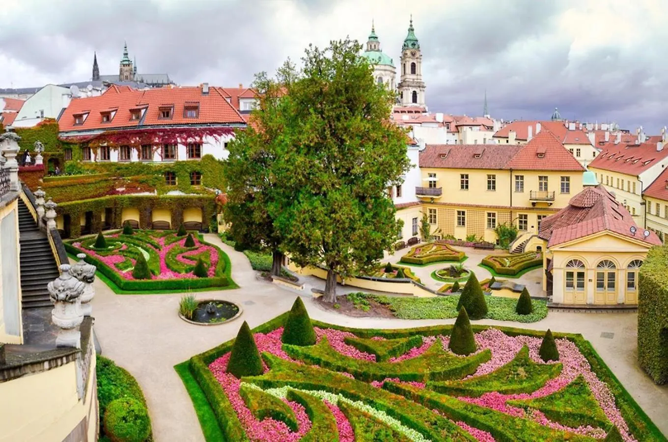 Apartments With Large Balcony, Parking Prague