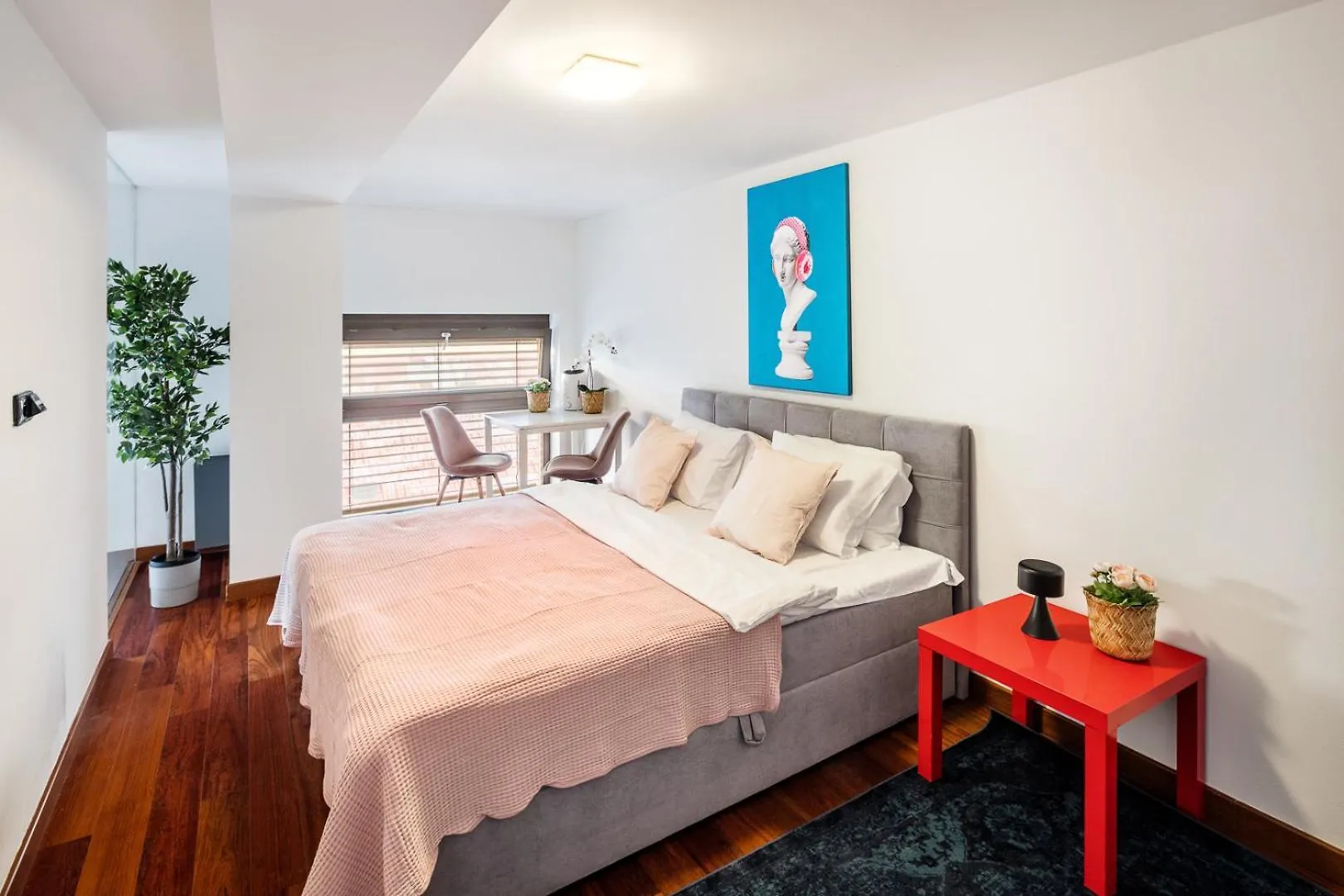 Apartments With Large Balcony, Parking Prague