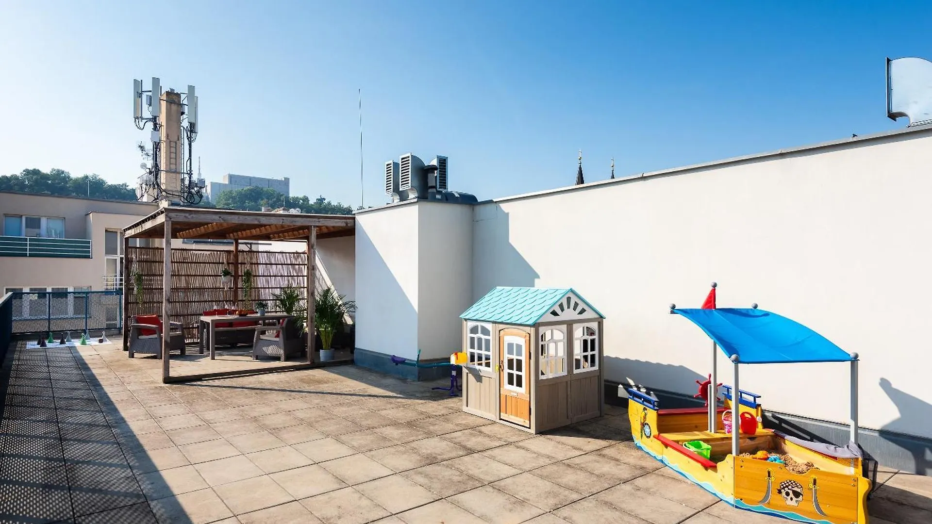 Apartments With Large Balcony, Parking Prague