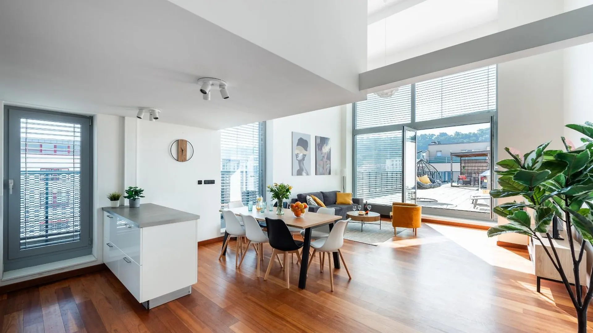 Apartments With Large Balcony, Parking Prague Czech Republic