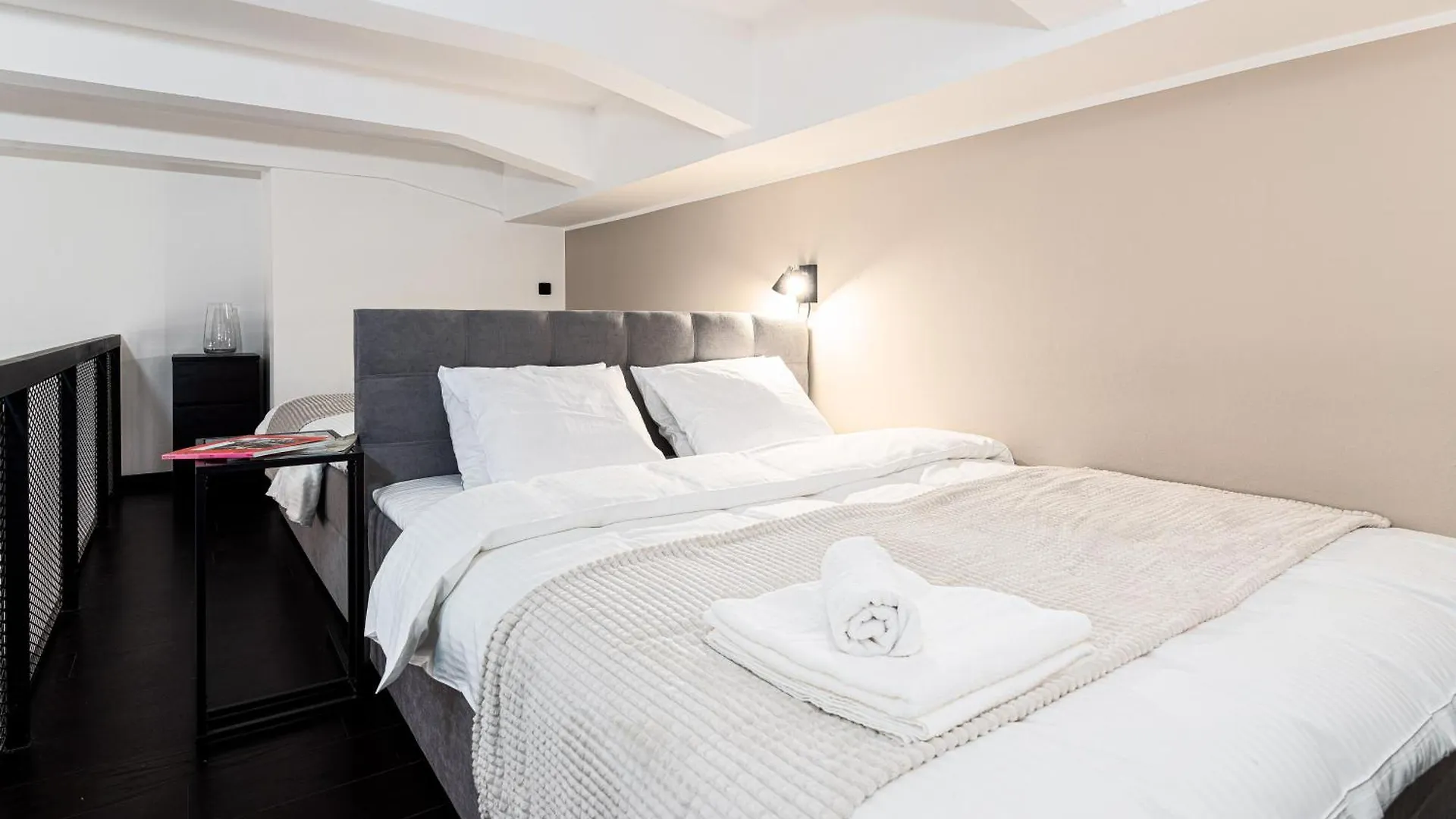 Apartments With Large Balcony, Parking Prague 0*,