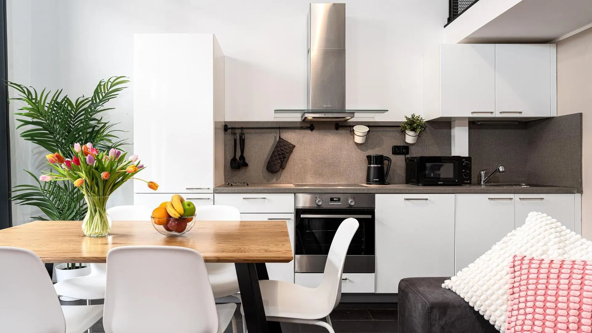 Apartments With Large Balcony, Parking Prague Czech Republic