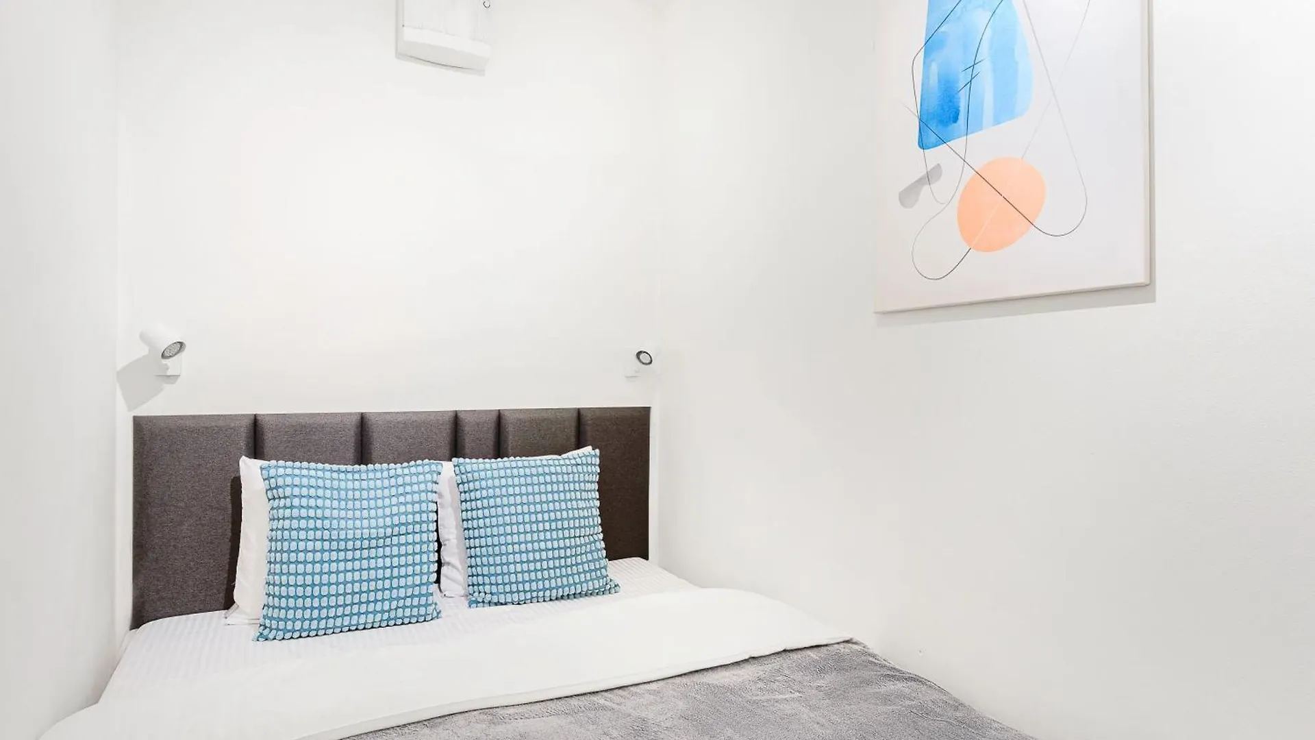 Apartments With Large Balcony, Parking Prague