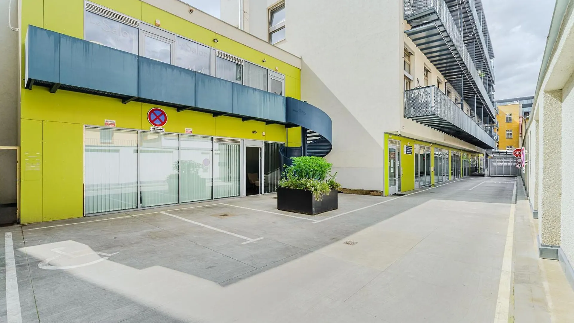 Apartments With Large Balcony, Parking Prague
