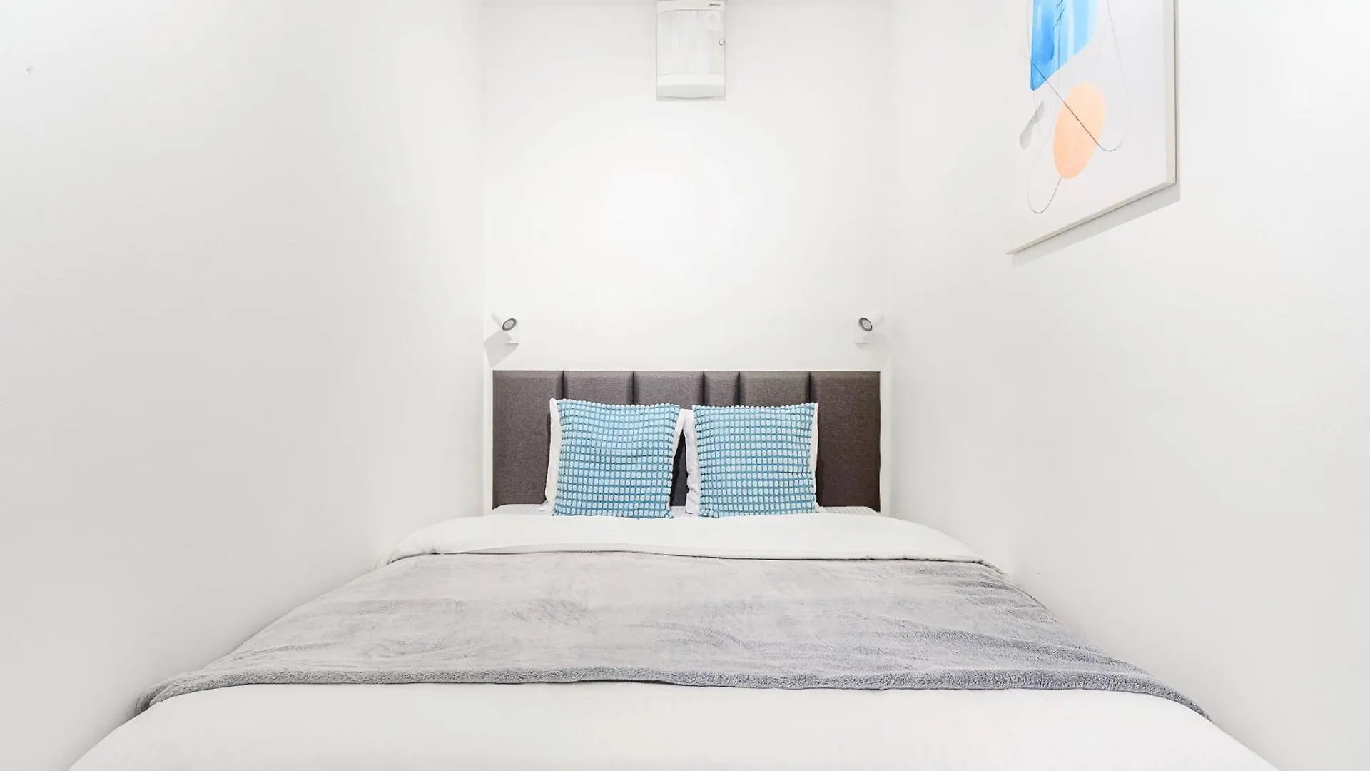 Apartments With Large Balcony, Parking Prague